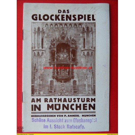 Das Glockenspiel am Rathausturm in Muenchen